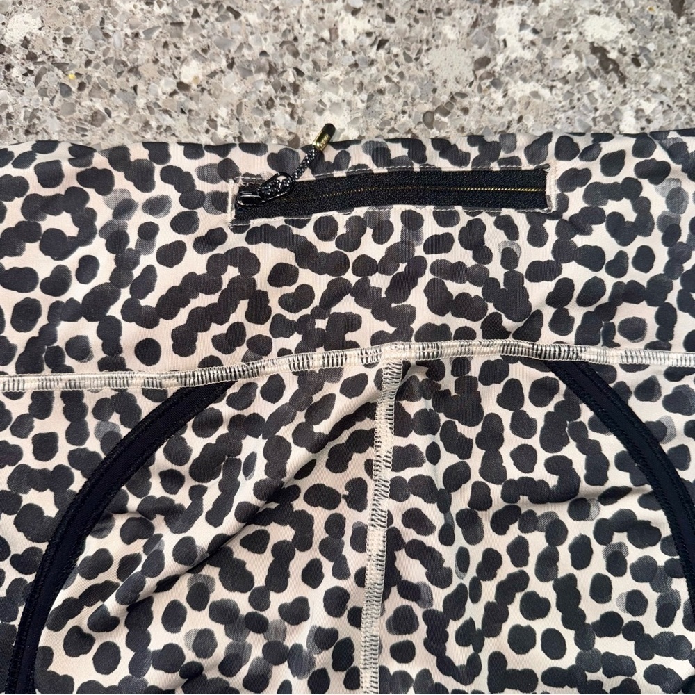 Lululemon Pedal To The Medal 7/8 Tight *Full-On Luxtreme - Size 4 🌟👟 - Picture 3 of 14